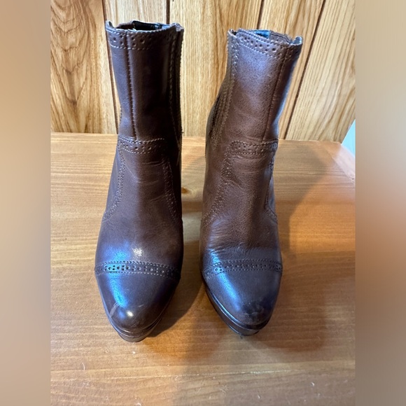 Trouve Leather Heeled Booties - Picture 3 of 12